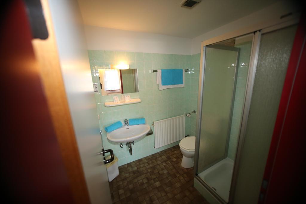 Hotel Bechtel Burbach  部屋 写真
